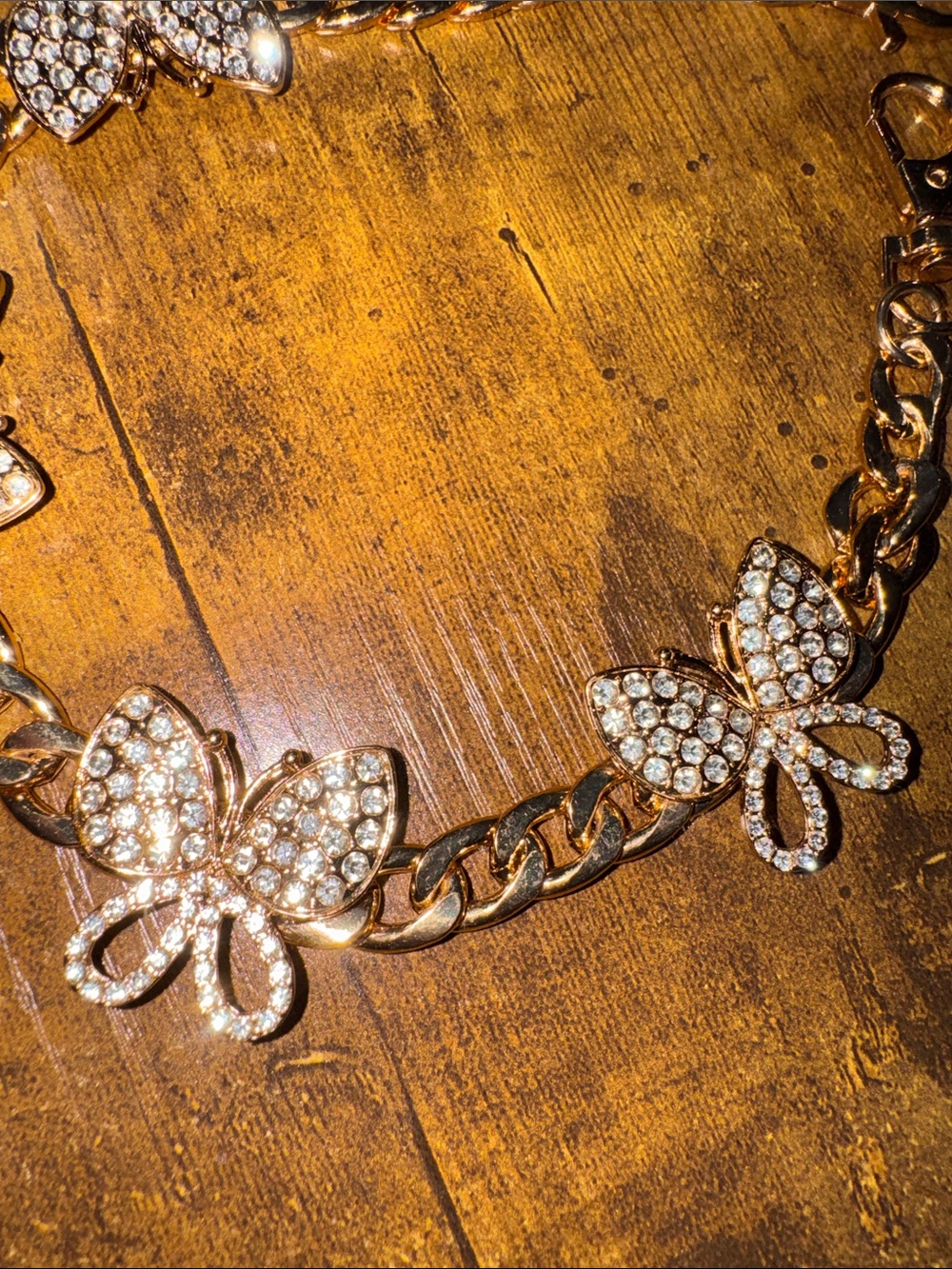 Gold Tone Rhinestone Butterfly Purse Chain / Bag Charm / Jean Chain Accessory - Picture 6 of 8